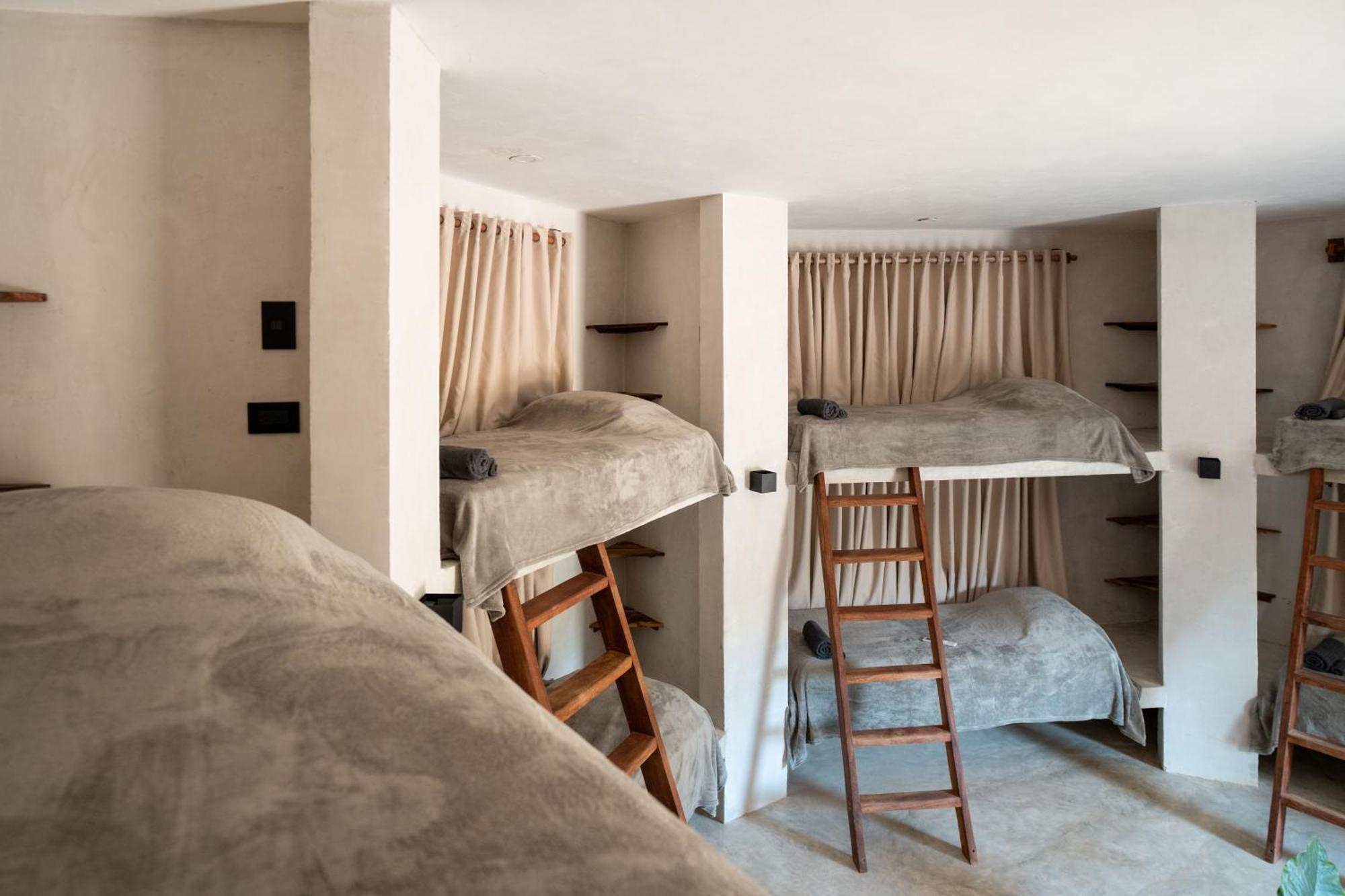 Leisy'S Garden Hostel & Rooms Samana Екстериор снимка