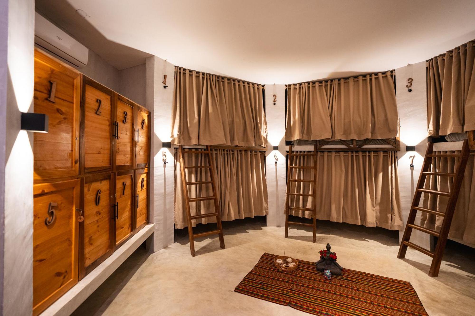 Leisy'S Garden Hostel & Rooms Samana Екстериор снимка