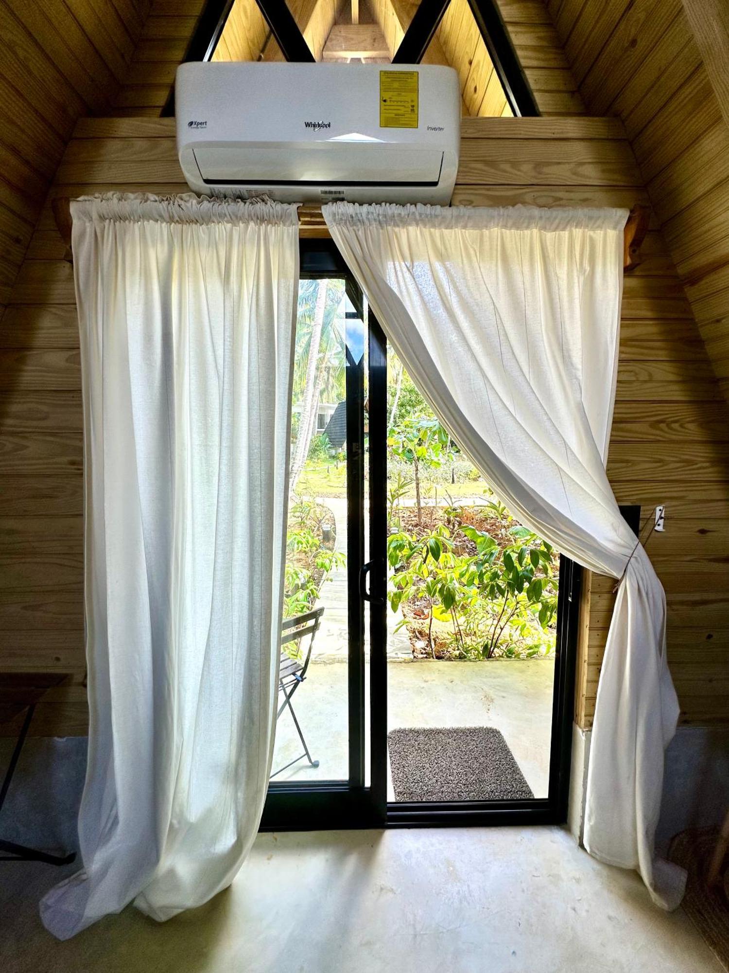Leisy'S Garden Hostel & Rooms Samana Екстериор снимка