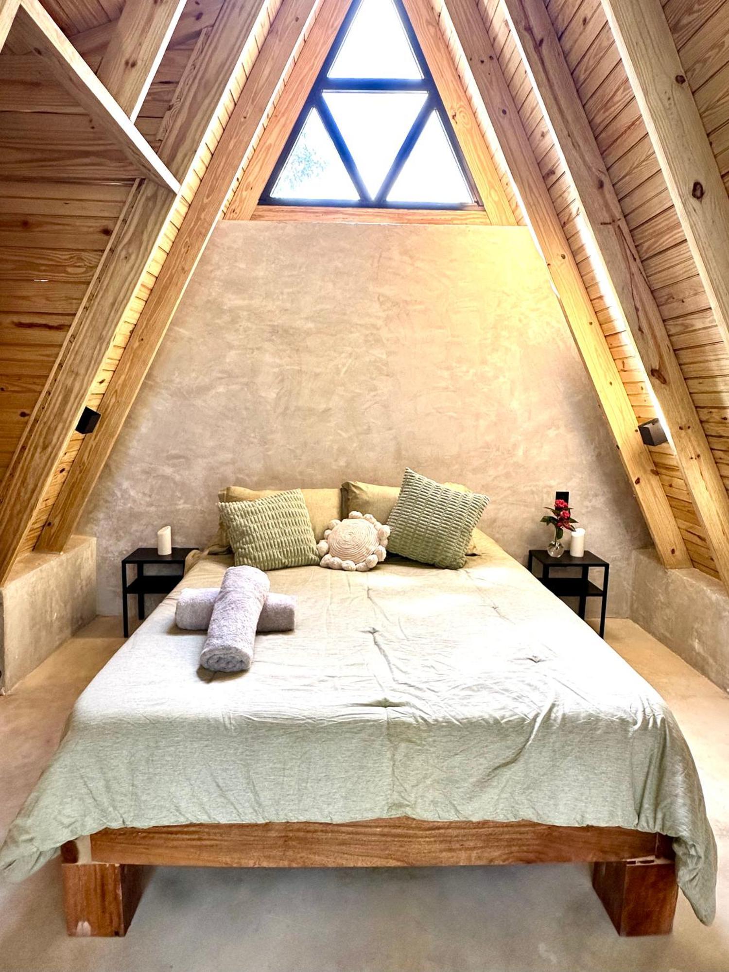 Leisy'S Garden Hostel & Rooms Samana Екстериор снимка